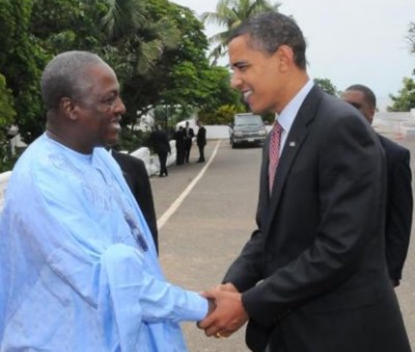 Mahama (left) and Obama
